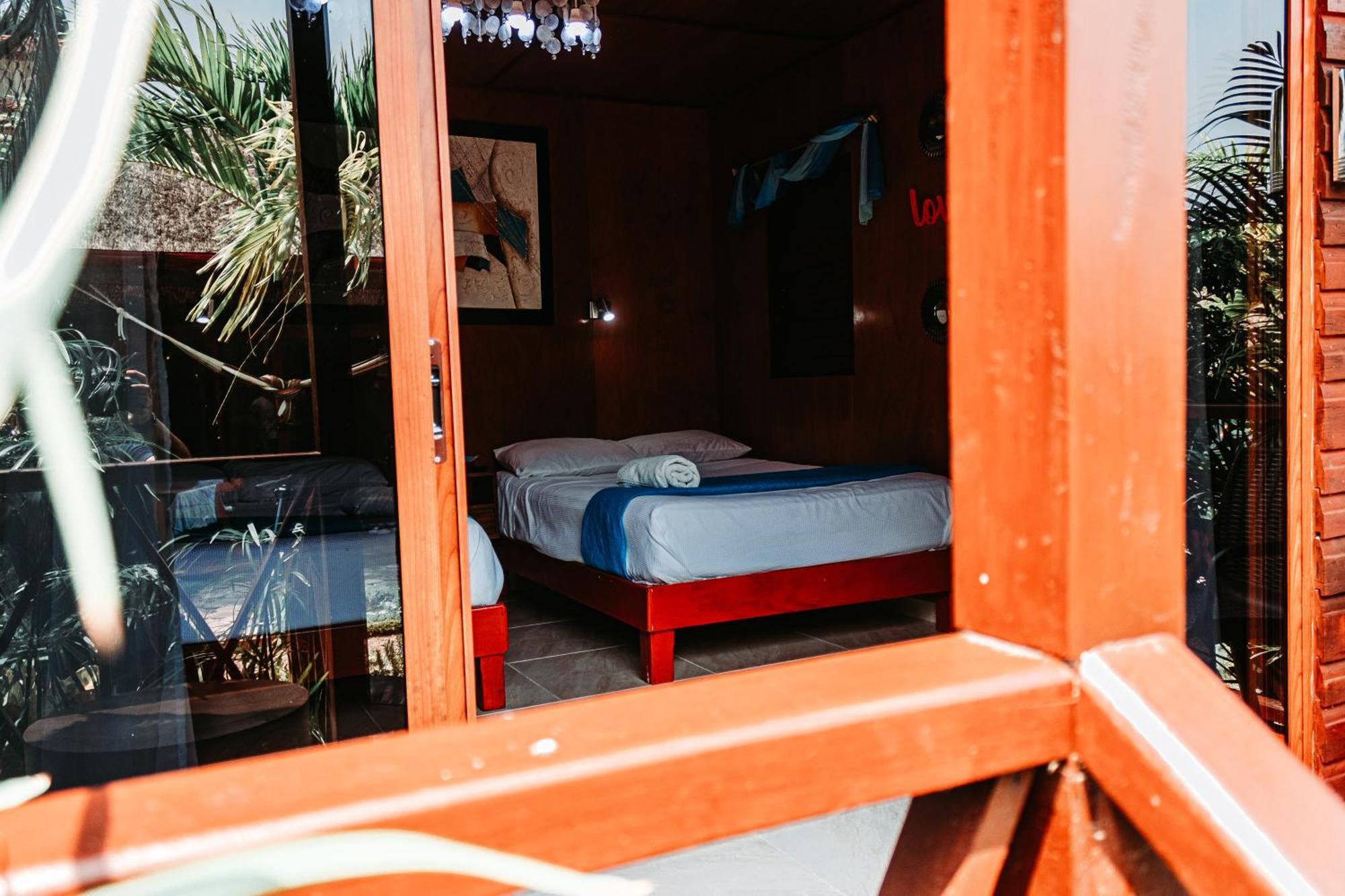 ホテル Blue Bird バカラル 部屋 写真